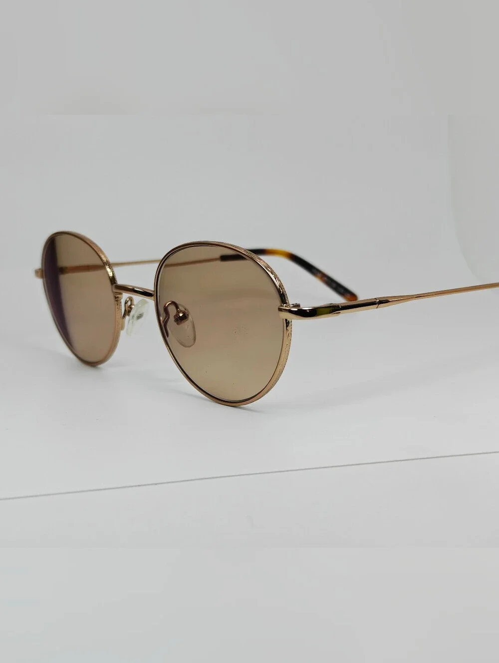 Film. Classic Round Women's Gold Eyewear.